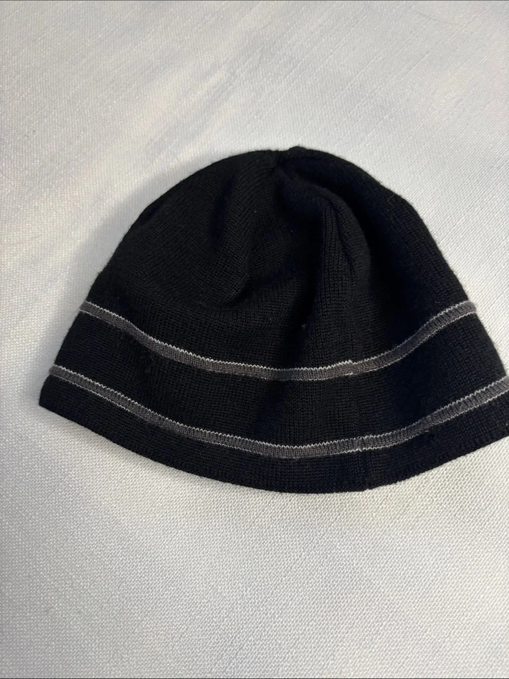 The North Face Black Beanie with Gray Stripe and Logo -282sku